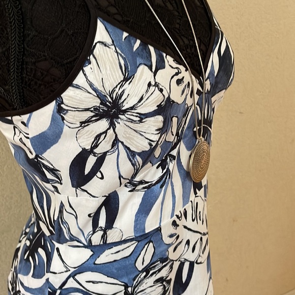 Size 6 Linen dress by Banana Republic. - Picture 7 of 7